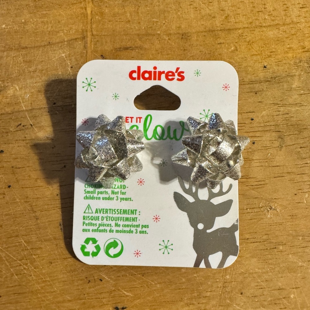 Claire’s Let it Glow Bow Stud Earrings